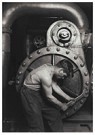 Lewis Hine(1874-1940)  - 
Mechaniker an der Dampfpumpe im Elektrizitätshaus -
Postkaarten-set - 
A16727-1